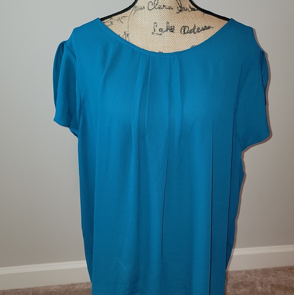 Papermoon Tops - Papermoon short sleeve green blouse